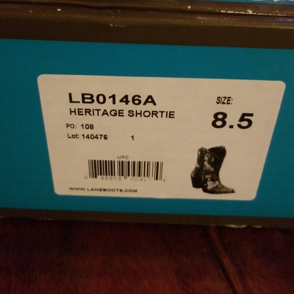 Boots - Picture 4 of 6